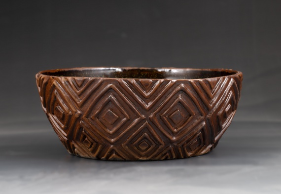 Large bowl with ridged daimond pattern by Aubry Ganse