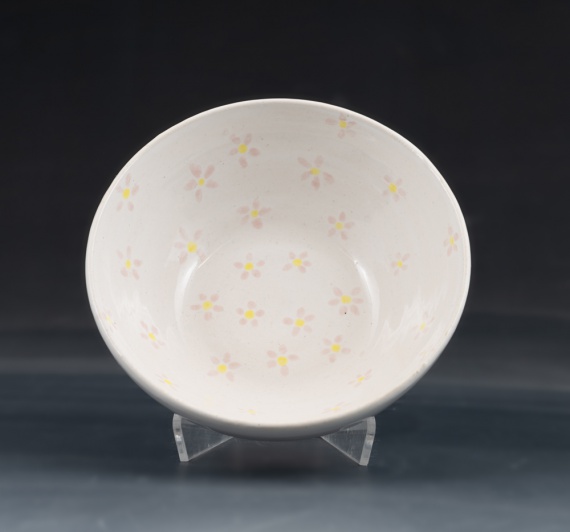 Bowl with flower pattern by June Hammers