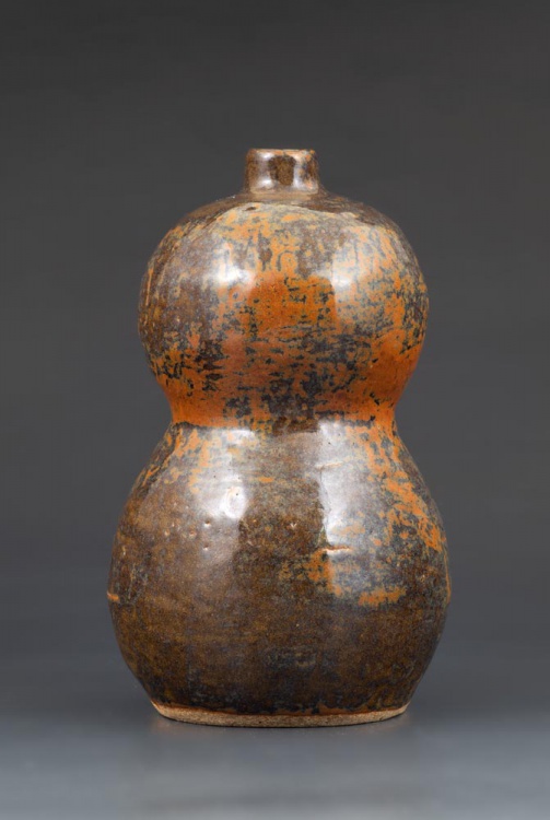 Coil vase by Sophia Bourgion