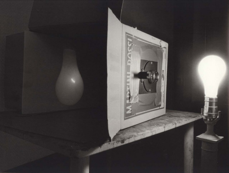 <p><b>Abelardo Morell</b>, <i>Light Bulb</i>, 1991.</p>