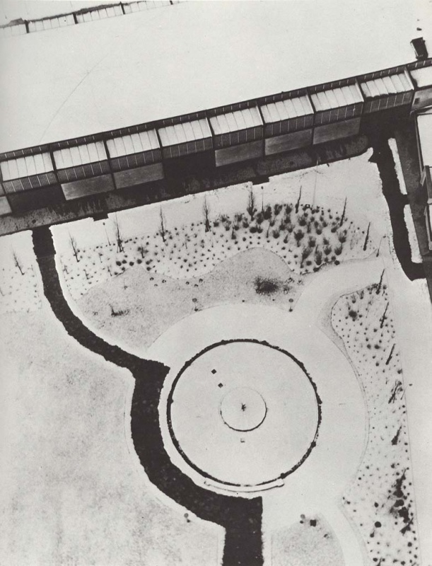 <p><b>László Moholy-Nagy</b>, <i>View from the Berlin radio tower</i>, 1928.</p>