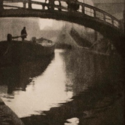 <p><b>Alvin Langdon Coburn</b>, <i>Regent's Canal</i>, 1910.</p>