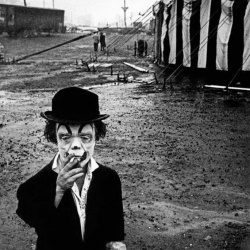 <p><b>Bruce Davidson</b>, <i>USA. Palisades, New Jersey. 1958. The Dwarf.</i></p>