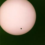 <p><b>Wolfgang Tillmans</b>, <i>Venus Transit</i>, 2004.</p>
